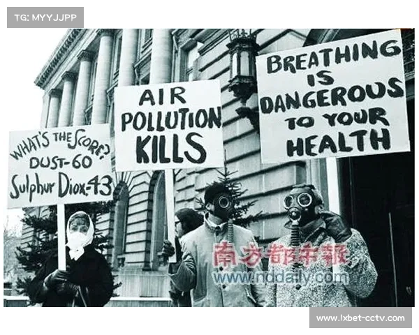 气候组织抗议欧冠包机碳排放引发环保争议与社会关注 气候组织抗议欧冠包机碳排放引发环保争议与社会关注